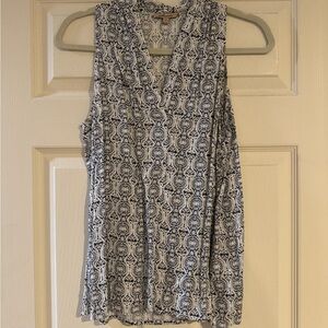 Sleeveless casual shirt size small
